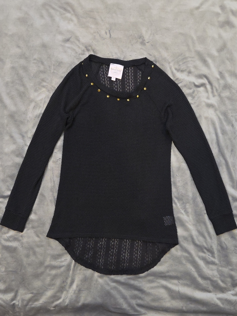Romeo & Juliet Couture Light Sweater